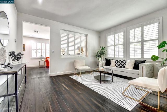 1033 LANTERN BAY, Hercules CA: https://media.crmls.org/mediaz/b96e3cbc-aa0c-441e-9344-ff684fa175a1.jpg