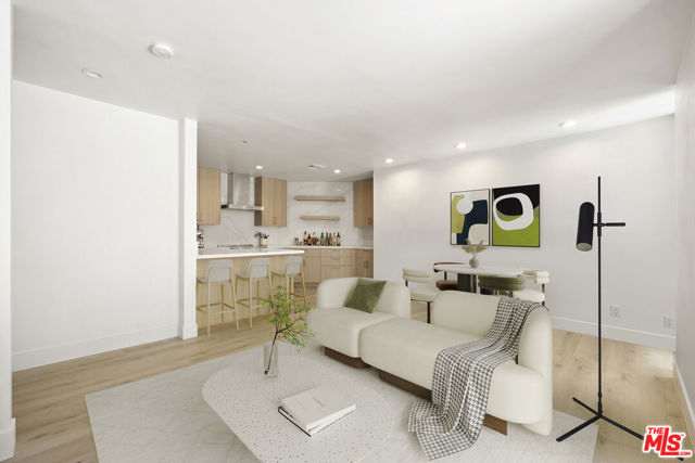 906 N Doheny Drive, West Hollywood CA: https://media.crmls.org/mediaz/b96e4f56-3722-426d-bbb4-72b7ee96118e.jpg