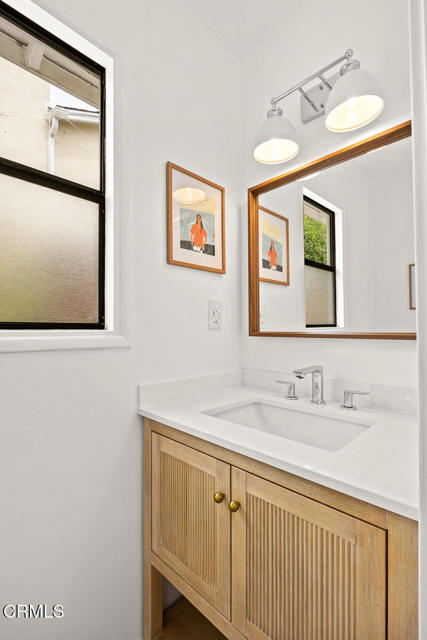 4543 Rockland Place, La Canada Flintridge CA: https://media.crmls.org/mediaz/b96e51da-3ef5-494b-af9e-a9814b893118.jpg