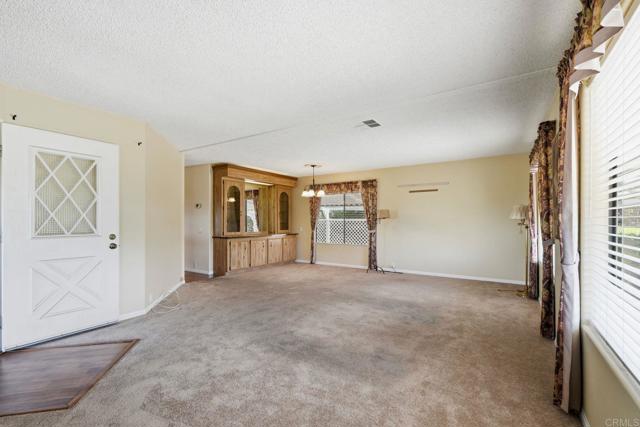 Detail Gallery Image 6 of 40 For 18218 Paradise Mountain Rd Spc 176 #LOT 176,  Valley Center,  CA 92082 - 2 Beds | 2 Baths