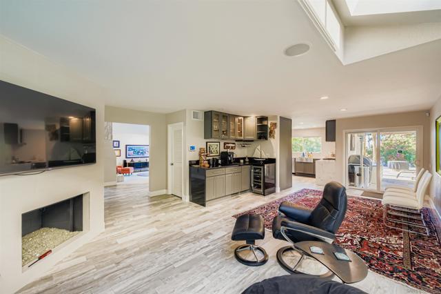 4848 Casals PL, San Diego CA: https://media.crmls.org/mediaz/b96f0e57-8371-4027-ad2d-caaaf5093783.jpg