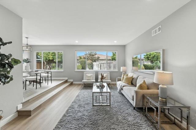 387 Menhaden Court, Foster City CA: https://media.crmls.org/mediaz/b96fa69f-a558-4bfc-9af9-a2b887183483.jpg