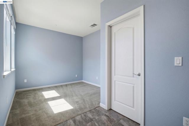 Image 3 of 47 For 102 Fanuncio Ln