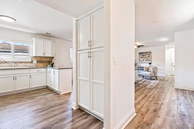 2418 W Lincoln St, Long Beach CA: https://media.crmls.org/mediaz/b97160be-1647-47aa-860a-7589e09690cb.jpg