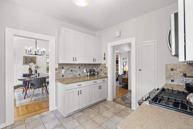 774 Edgewood Road, San Mateo CA: https://media.crmls.org/mediaz/b97186cf-dc06-4ee3-aa6b-1d765690c843.jpg