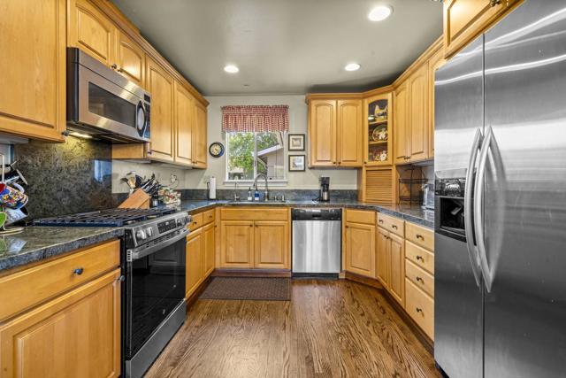 1655 Kennard Way, Sunnyvale CA: https://media.crmls.org/mediaz/b9730192-cfa7-419a-a1a7-b1b0b394ebb2.jpg