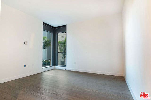 1755 Ocean Avenue, Santa Monica CA: https://media.crmls.org/mediaz/b973c620-896a-4660-aae8-15469c2bea2f.jpg