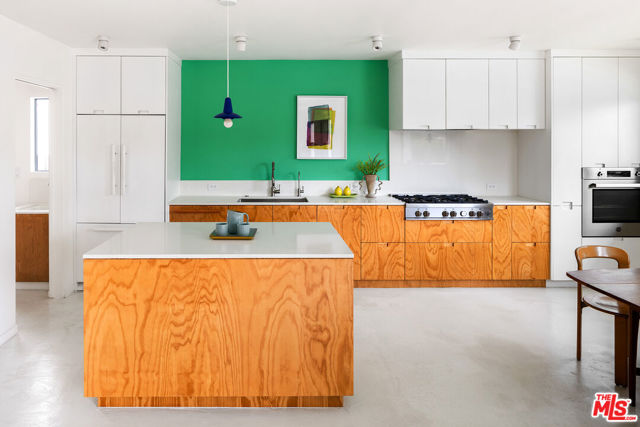 5544 W 63rd Street, Los Angeles CA: https://media.crmls.org/mediaz/b973e76e-2ed7-46b3-a656-f75c6342647d.jpg