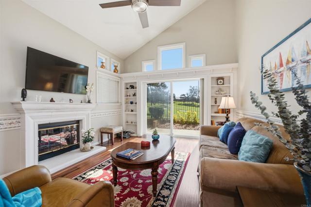 Detail Gallery Image 6 of 33 For 1428 Portofino Dr, Vista,  CA 92081 - 2 Beds | 2 Baths