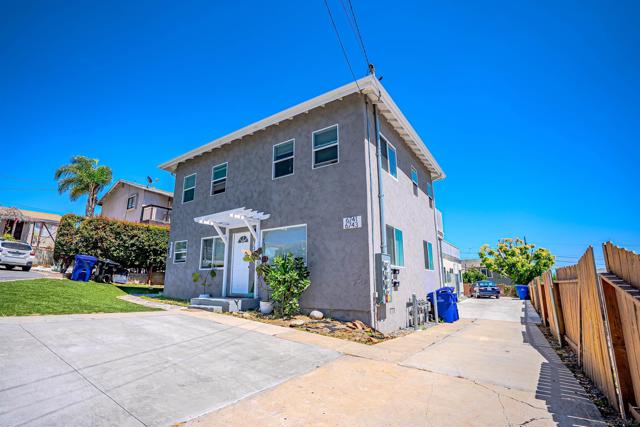 6737 43 Thomson Ct, San Diego CA: https://media.crmls.org/mediaz/b97405c1-c31e-496e-9ed2-a7e6339836cb.jpg