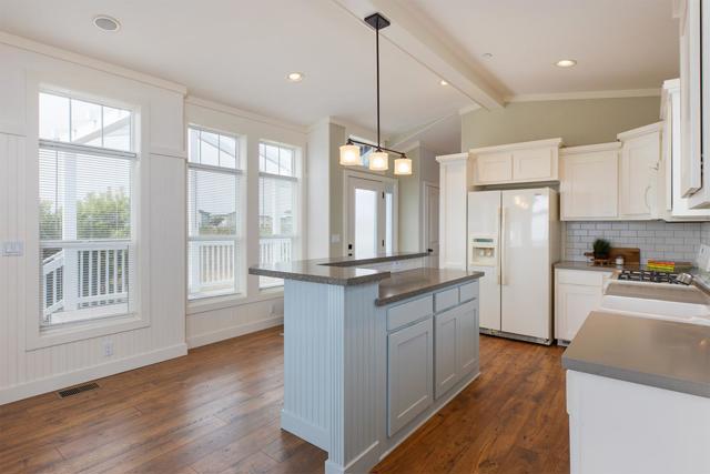 2395 Delaware Avenue, Santa Cruz CA: https://media.crmls.org/mediaz/b9748906-e890-4dde-ac0e-ee56e49958b6.jpg