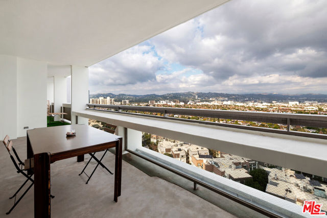 2220 Avenue Of The Stars, Los Angeles, California 90067, 2 Bedrooms Bedrooms, ,2 BathroomsBathrooms,Condominium,For Sale,Avenue Of The Stars,24402523