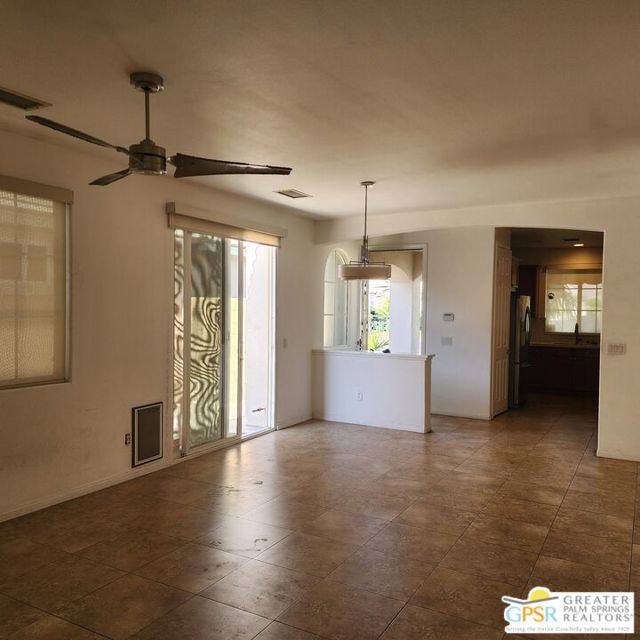 31090 Calle Agate, Cathedral City CA: https://media.crmls.org/mediaz/b974e7e2-9f1f-4cef-91c4-25c0d81efaf9.jpg