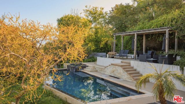 14622 Valley Vista Boulevard, Sherman Oaks CA: https://media.crmls.org/mediaz/b9751fef-4d42-435b-9052-6caef70c9cf0.jpg