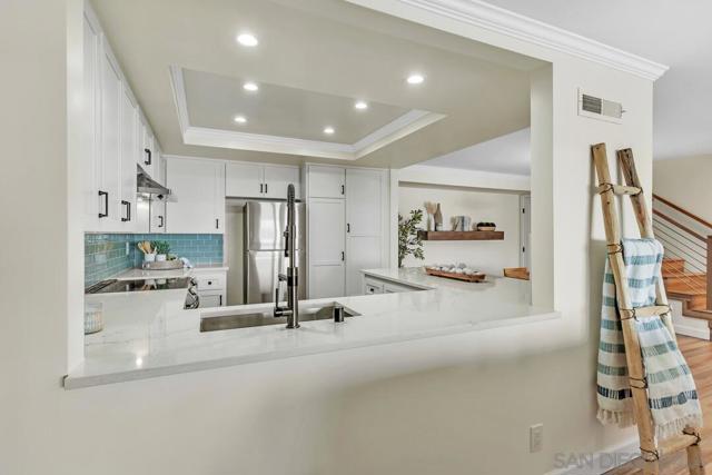 24 Montego Court, Coronado CA: https://media.crmls.org/mediaz/b97563cd-5c8a-4a5b-acce-e06d70904be7.jpg