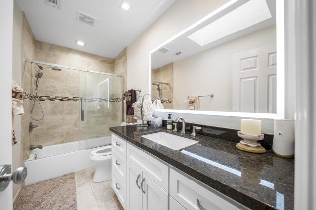 43512 Via Magellan Drive, Palm Desert CA: https://media.crmls.org/mediaz/b9758f9c-f6e2-408d-83a0-e8cc7de69257.jpg