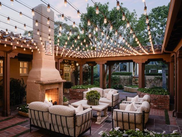 7757 Whitefield Pl, La Jolla CA: https://media.crmls.org/mediaz/b975f1a9-bfe7-4da0-b53d-980a18b087fb.jpg