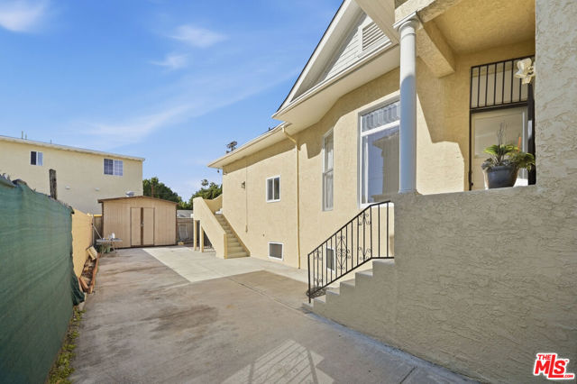 1147 S Westlake Avenue, Los Angeles CA: https://media.crmls.org/mediaz/b9761897-fc0d-46cc-8c97-3e509e612c0d.jpg