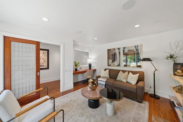 1634 Hollingsworth Drive, Mountain View CA: https://media.crmls.org/mediaz/b976393b-e55e-42d9-a084-28ac9a2a9672.jpg