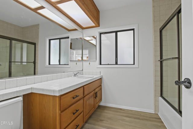 5131 Greenbush Avenue, Sherman Oaks CA: https://media.crmls.org/mediaz/b9763b3a-1cae-4a02-8417-5569c4608f5e.jpg