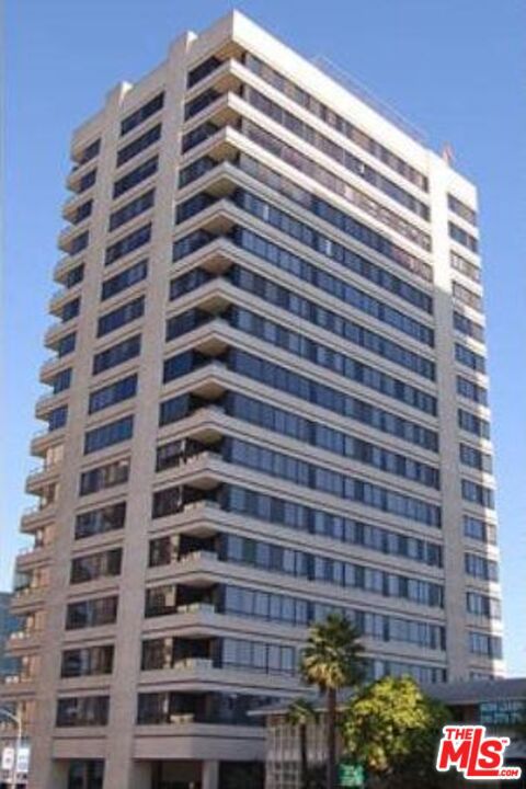 10350 Wilshire Boulevard, Los Angeles, California 90024, 2 Bedrooms Bedrooms, ,3 BathroomsBathrooms,Condominium,For Sale,Wilshire,25487141