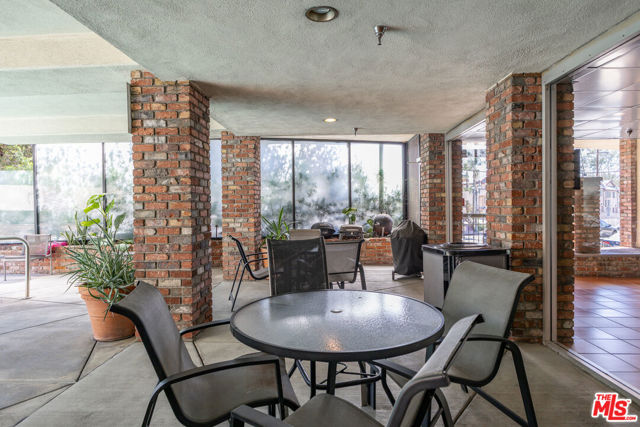 2260 North Cahuenga Boulevard, 306 photo 18