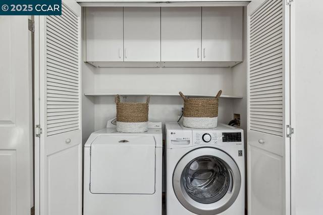 1245 Rimer Dr, Moraga CA: https://media.crmls.org/mediaz/b97780c1-883a-4187-917b-ce8ed6ae5aac.jpg
