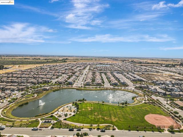 226 Wynn St, Oakley CA: https://media.crmls.org/mediaz/b977bc7a-2df7-4b93-aaea-8f1b8b2d5219.jpg