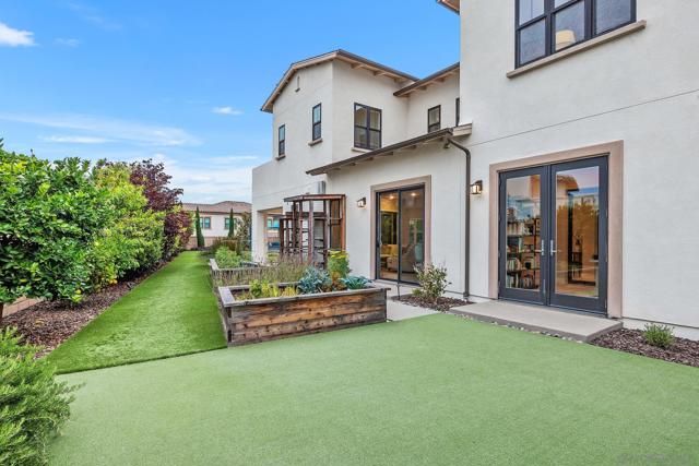 6190 Sagebrush Bend Way, San Diego CA: https://media.crmls.org/mediaz/b97823b9-fd3f-4c79-a339-feb284d17dc4.jpg
