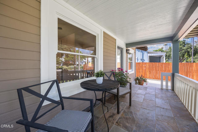 975 N Mentor Avenue, Pasadena CA: https://media.crmls.org/mediaz/b978502d-11eb-4bc9-832c-290541eee526.jpg