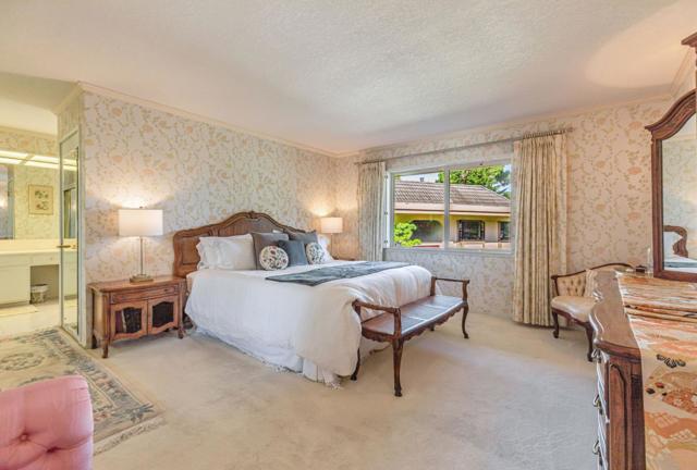 59 Skyline Crest Dr, Monterey CA: https://media.crmls.org/mediaz/b97a127c-3e24-4641-93b8-34ff3cec6f40.jpg