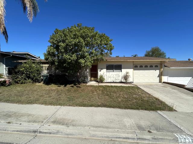 1638 La Tierra Ln, San Marcos CA: https://media.crmls.org/mediaz/b97ad8f6-e522-44d9-ad60-1ef7f90b6e7e.jpg