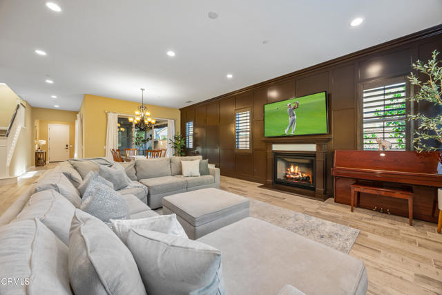 Detail Gallery Image 15 of 73 For 627 E Orange Blossom Way, Azusa,  CA 91702 - 4 Beds | 4/1 Baths