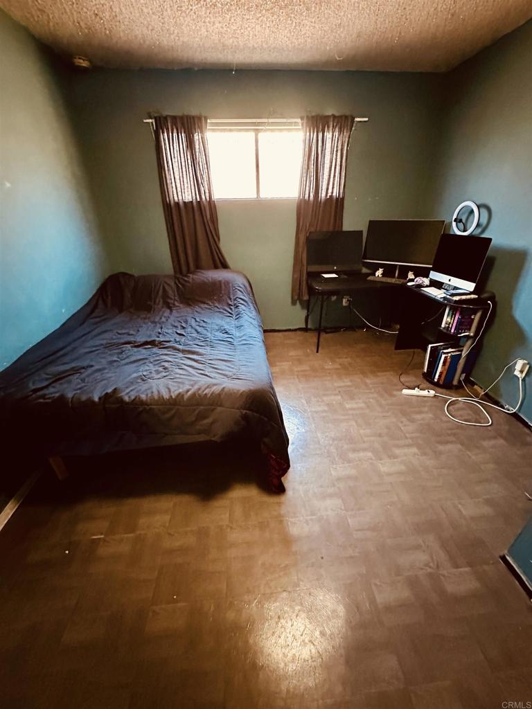https://media.crmls.org/mediaz/b97b4093-4525-44ba-ab33-6deec9c76c65.jpg?preset=X-Large