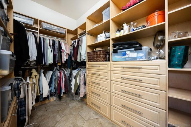 7152 Sitio Corazon, Carlsbad CA: https://media.crmls.org/mediaz/b97c134a-12f2-44fa-a718-02b64ce6cbcc.jpg