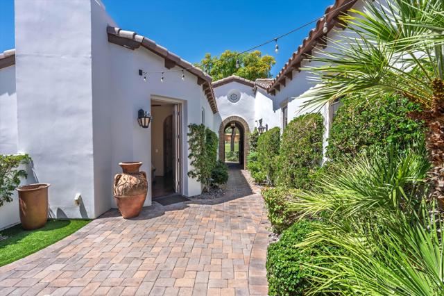58440 Aracena, La Quinta CA: https://media.crmls.org/mediaz/b97c3404-f3e5-418c-910b-5259b2c9d82a.jpg