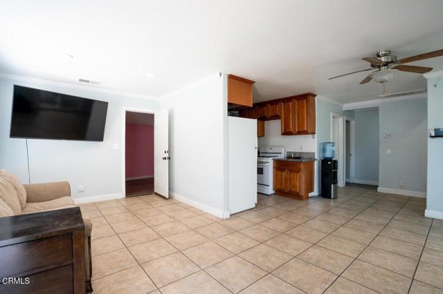 Detail Gallery Image 4 of 22 For 4230 Mountain Dr, San Bernardino,  CA 92407 - 3 Beds | 1 Baths