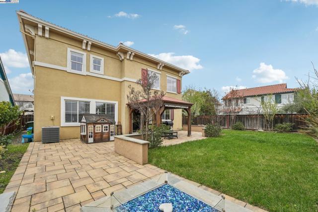 632 S Comunidad Street, Mountain House CA: https://media.crmls.org/mediaz/b97d3399-1463-4744-ab2c-53da0ddaeeb1.jpg