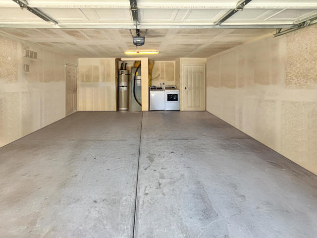 52402 Michelle Drive, Coachella CA: https://media.crmls.org/mediaz/b97d4356-c75e-4b83-80df-aff17b2f954c.jpg