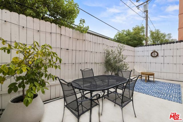 1400 N Hayworth Avenue, West Hollywood CA: https://media.crmls.org/mediaz/b97e9b07-f18b-457d-a920-de649e0235d8.jpg