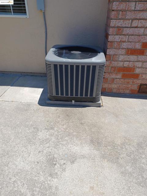 3163 S Francisco Way, Antioch CA: https://media.crmls.org/mediaz/b97ef465-40d1-470b-8c14-9503aa77ae63.jpg