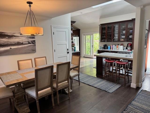 619 Bay Road, Menlo Park CA: https://media.crmls.org/mediaz/b97f5b9c-630e-4799-a861-3fbdec771fc4.jpg