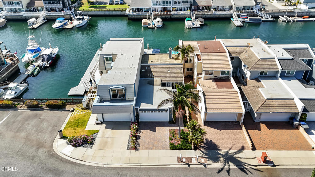 https://media.crmls.org/mediaz/b98040c4-16b9-4032-9cf2-30411568cc88.jpg?preset=X-Large