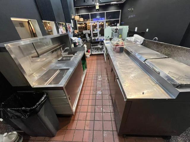 1081 1081 B Street, Hayward CA: https://media.crmls.org/mediaz/b9809641-9b5e-4563-951e-5c8e37175a2f.jpg