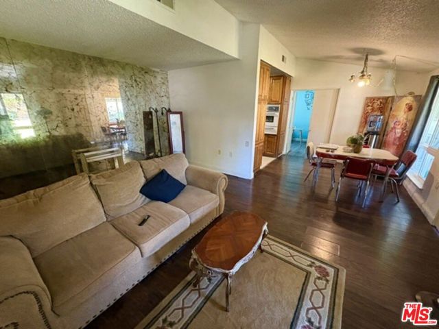 2 Bed Home for Sale in Newhall, California