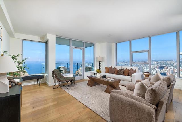 1388 Kettner Blvd, San Diego CA: https://media.crmls.org/mediaz/b980c50c-eff9-45c1-a60d-0820df76e675.jpg