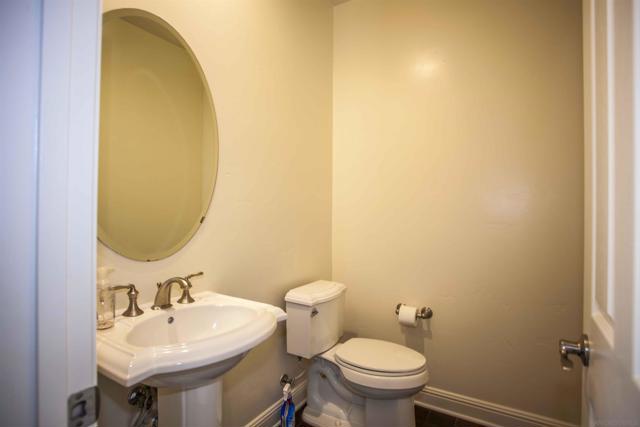 16632 Rose Of Tralee Ln, San Diego CA: https://media.crmls.org/mediaz/b980e91b-6379-47f0-a97c-325e9d025e85.jpg