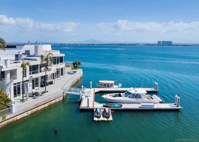 1 The Point, Coronado CA: https://media.crmls.org/mediaz/b980faeb-300c-4164-bd49-2d966a959640.jpg