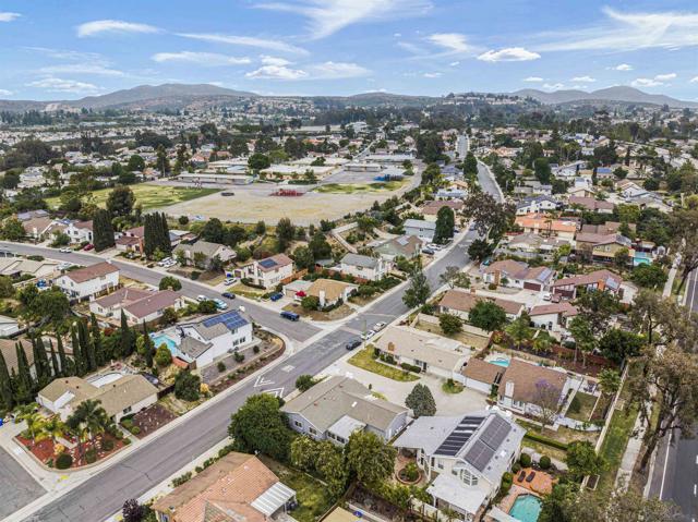 10671 Montego Dr, San Diego CA: https://media.crmls.org/mediaz/b98162ea-8b1d-4d8e-94cd-6e7669df5d78.jpg