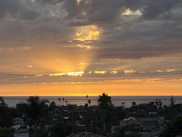 431 Orpheus Avenue, Encinitas CA: https://media.crmls.org/mediaz/b981b22f-3170-4f45-a421-06395b7bbe44.jpg